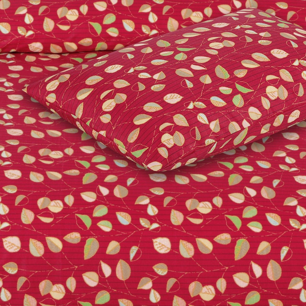 Tulip D645 -Cotton PC King Size Bedsheet with 2 Pillow Covers.