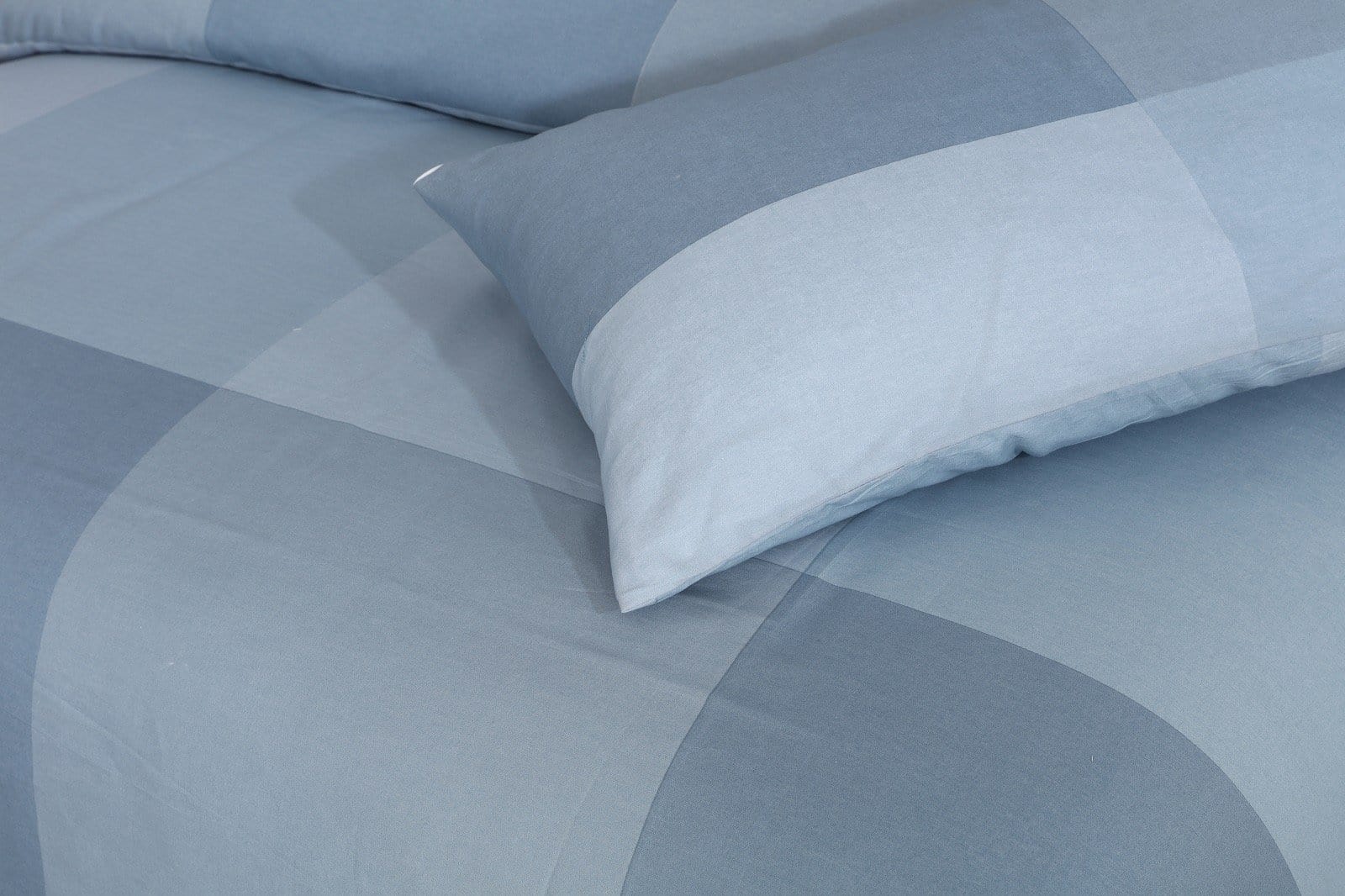 Grace D471-Cotton PC King Size Bedsheet with 2 Pillow Covers.